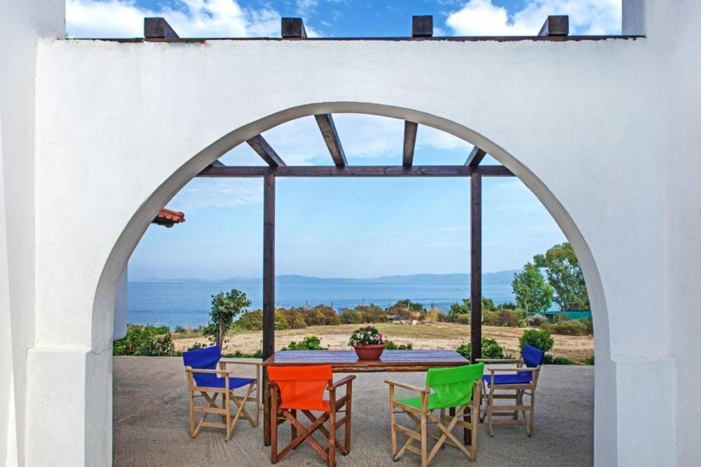 Katevi Luxury Seafront Villa อิเอริสโซส ภายนอก รูปภาพ