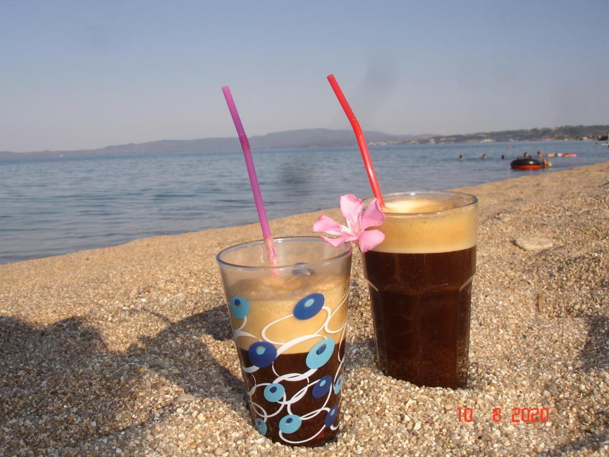 Katevi Luxury Seafront Villa อิเอริสโซส ภายนอก รูปภาพ