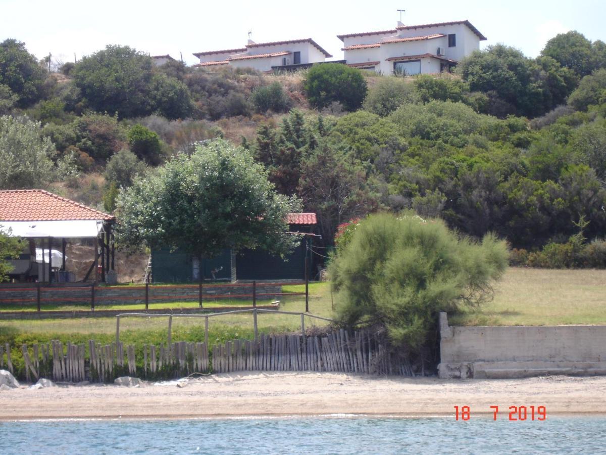 Katevi Luxury Seafront Villa อิเอริสโซส ภายนอก รูปภาพ