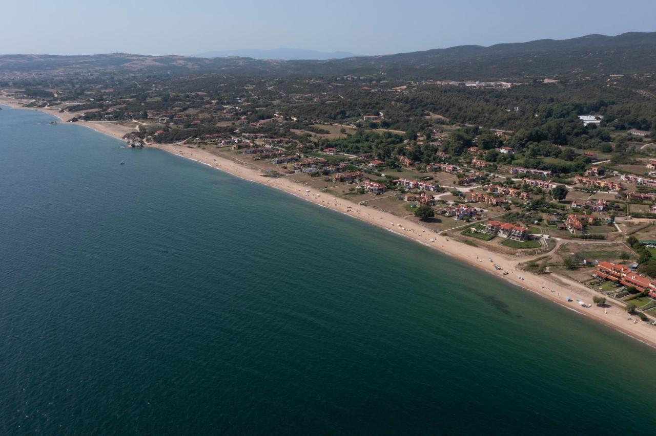 Katevi Luxury Seafront Villa อิเอริสโซส ภายนอก รูปภาพ