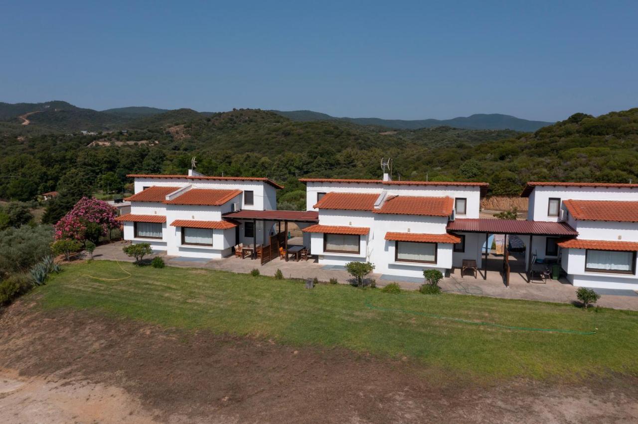 Katevi Luxury Seafront Villa อิเอริสโซส ภายนอก รูปภาพ