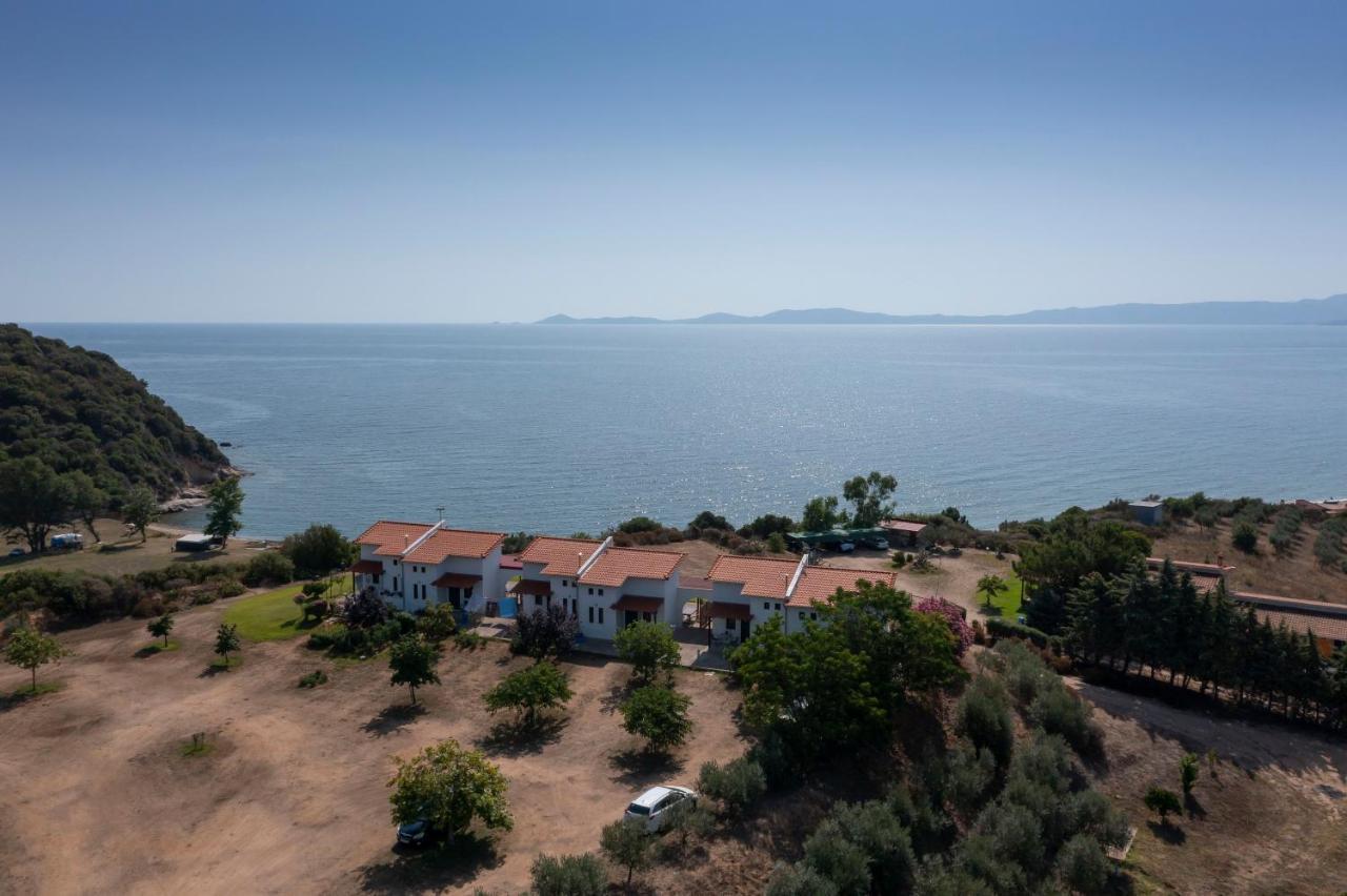 Katevi Luxury Seafront Villa อิเอริสโซส ภายนอก รูปภาพ