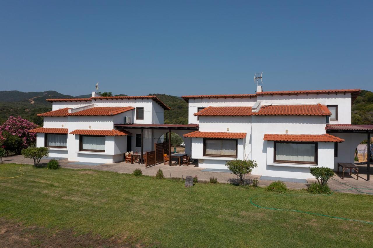 Katevi Luxury Seafront Villa อิเอริสโซส ภายนอก รูปภาพ